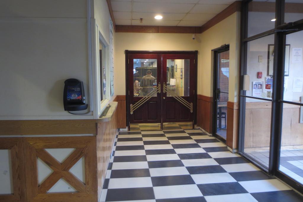 Vanderhoof Inn エクステリア 写真